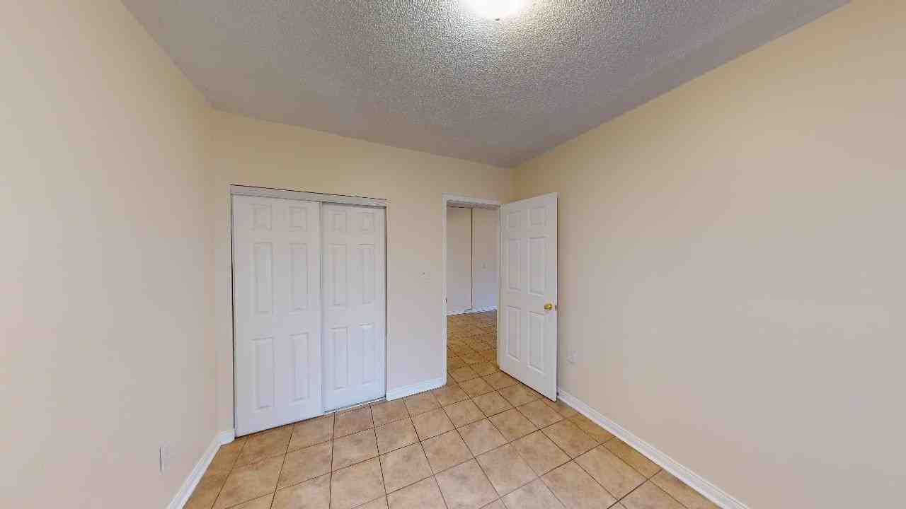 506 Danforth Apartments - Photo 6 of 18