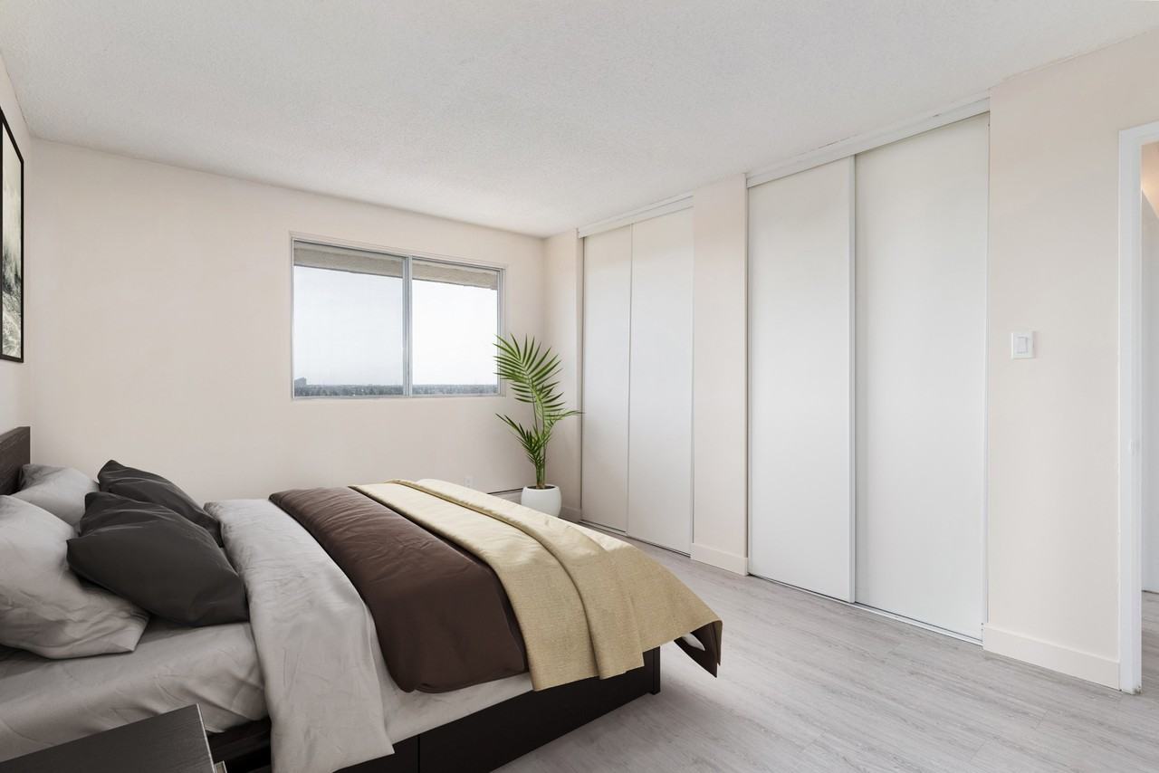 Lord Byron Tower II - Photo 7 of 19