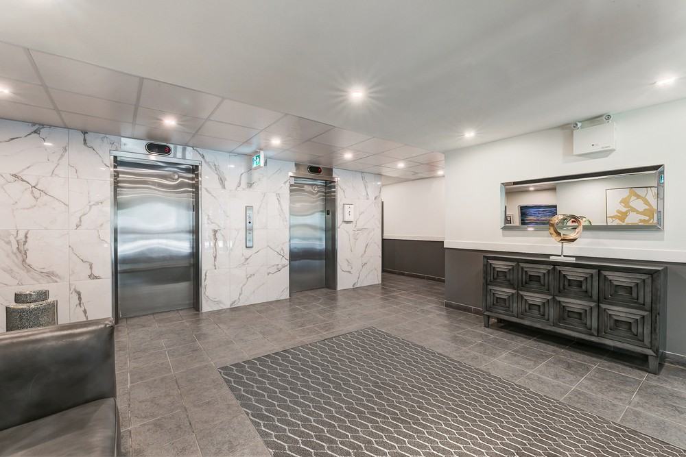 Maureen Manor - Photo 2 of 10