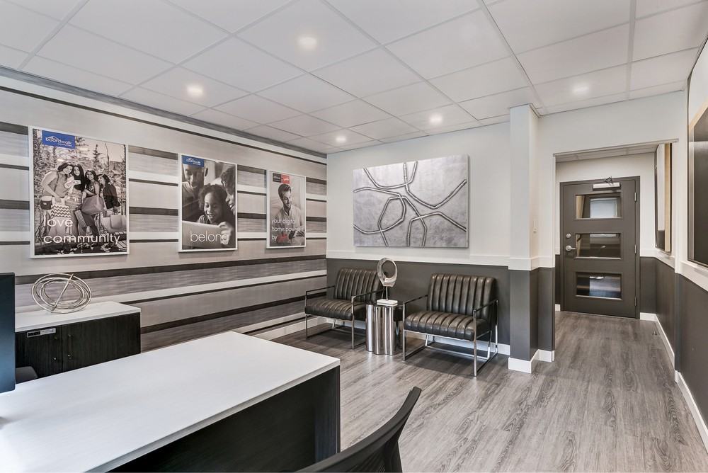 Maureen Manor - Photo 4 of 10