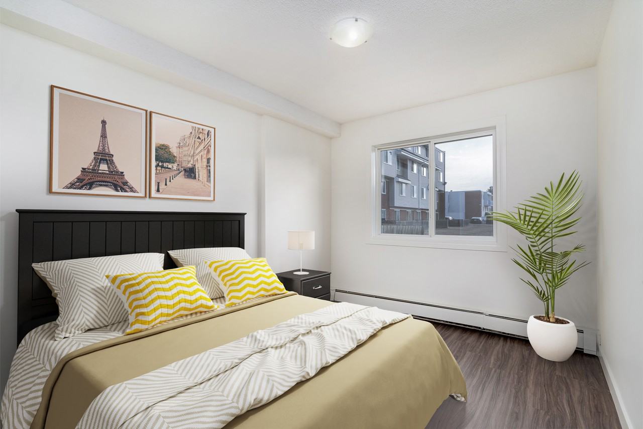 Marlborough Manor - Photo 5 of 10