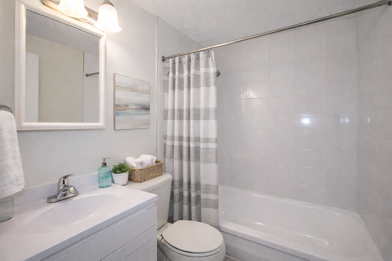 Meadowcrest Apartments - Photo 5 of 7