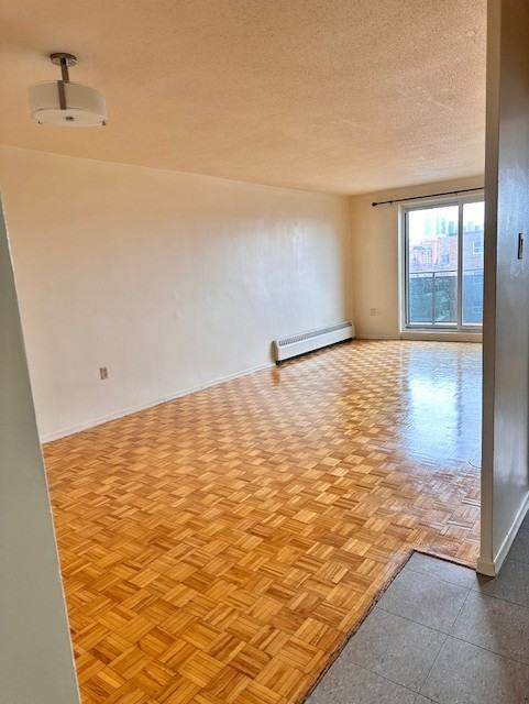 Linda Court - Photo 4 of 11