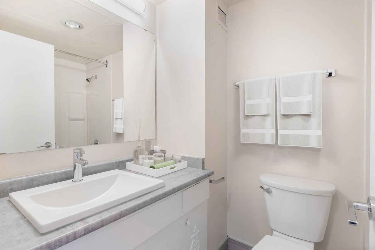 Lord Byron Tower I - Photo 7 of 20