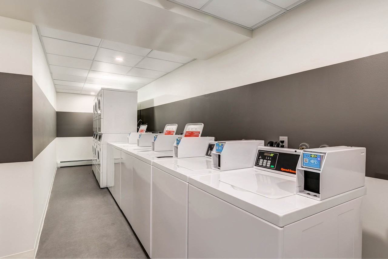 Riverview Manor - Photo 2 of 14