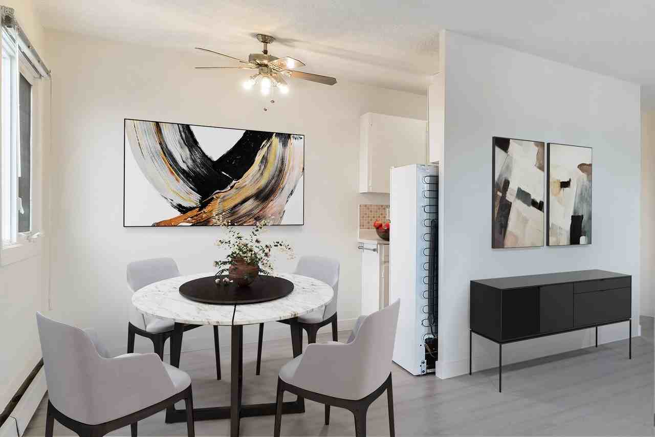 Riverview Manor - Photo 3 of 14