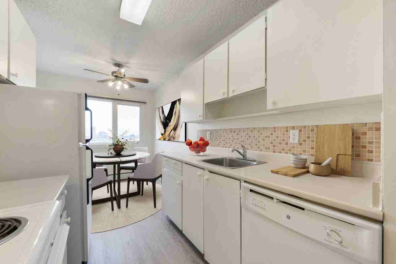 Riverview Manor - Photo 7 of 14