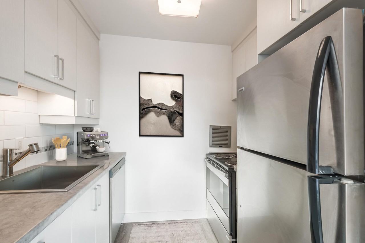 Hi-Rise 1 - Photo 6 of 15