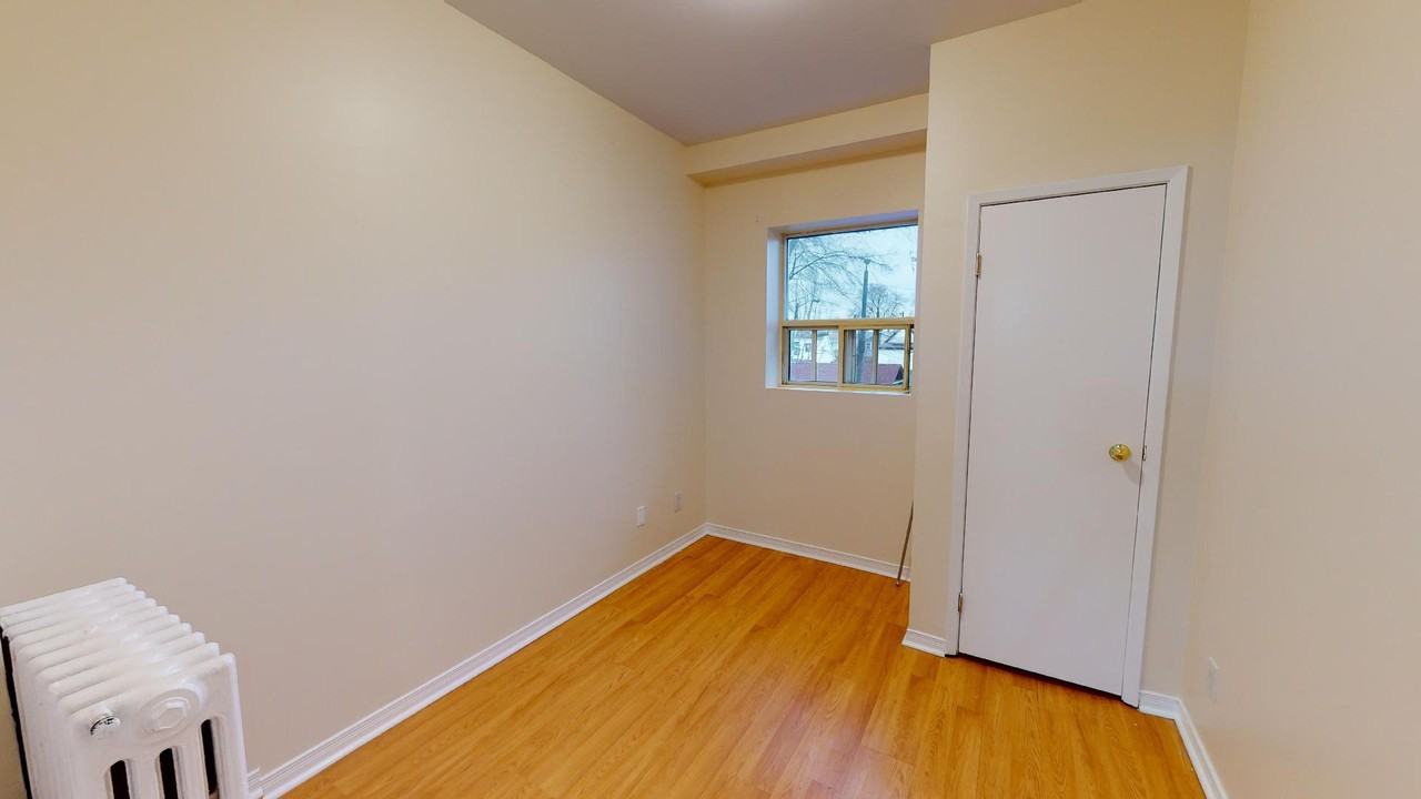 Danforth & Victoria Park Apartments - Photo 5 of 11