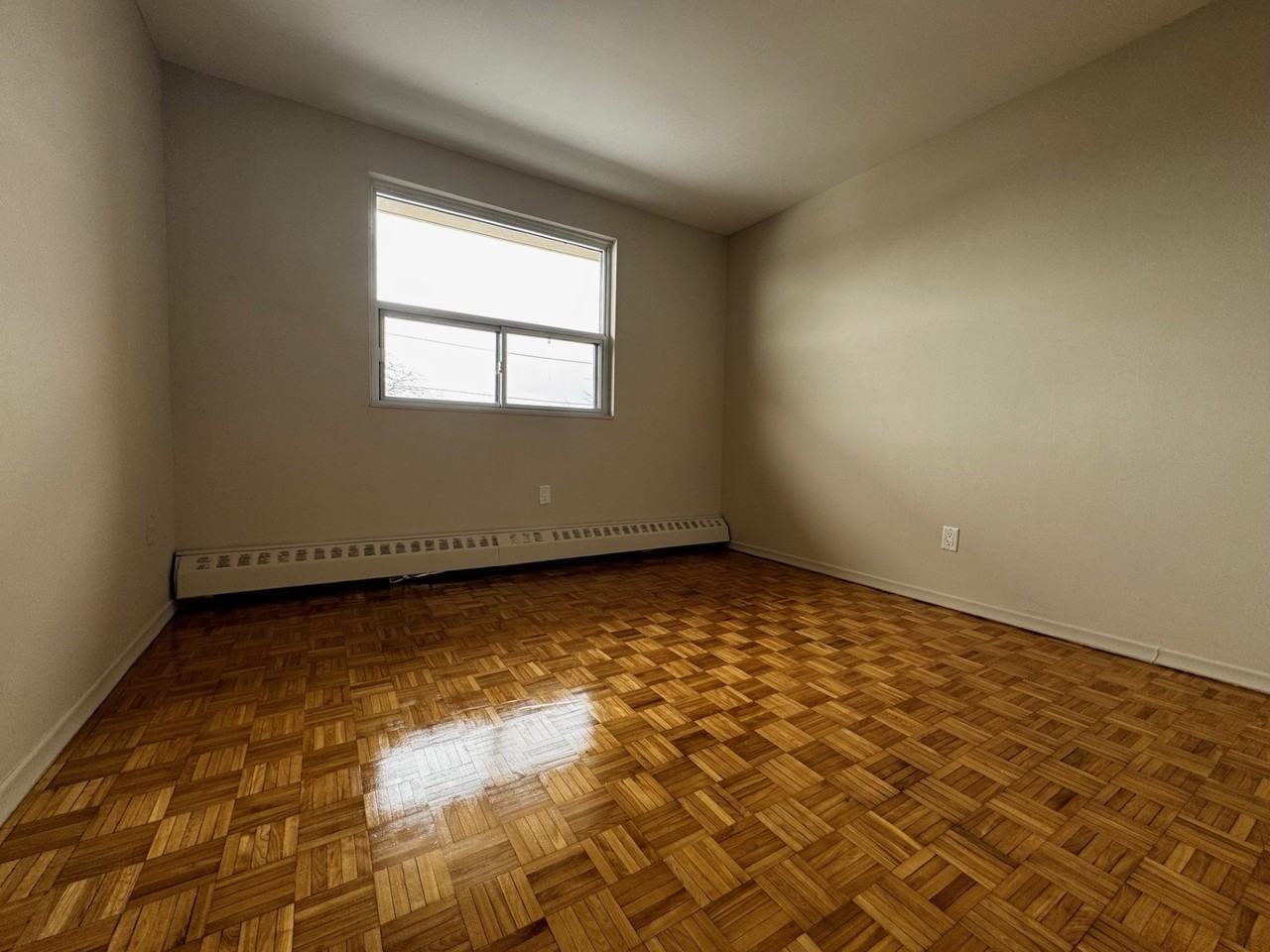 549 - 573 North Service Road - Photo 6 of 19