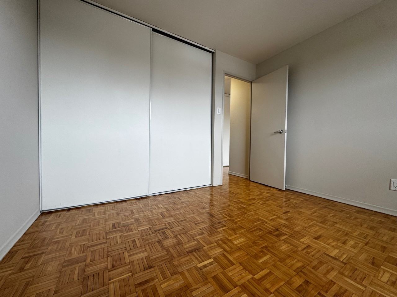 549 - 573 North Service Road - Photo 7 of 19