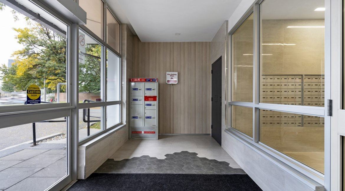 2250 Kennedy Rd - Photo 4 of 30