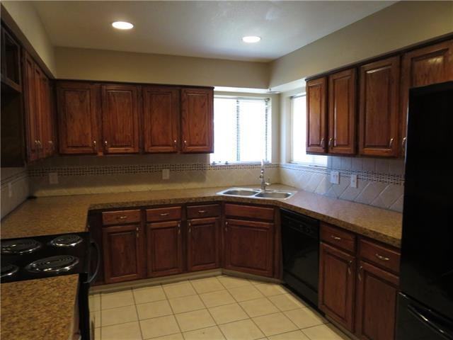 10310 Bernardin Cir - Photo 3 of 11