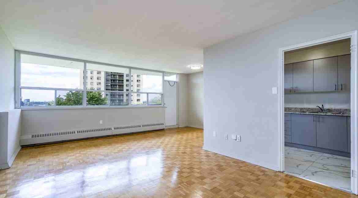 2960 Don Mills Road - Photo 4 of 42