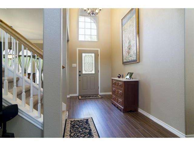 213 Longview Ct - Photo 2 of 25