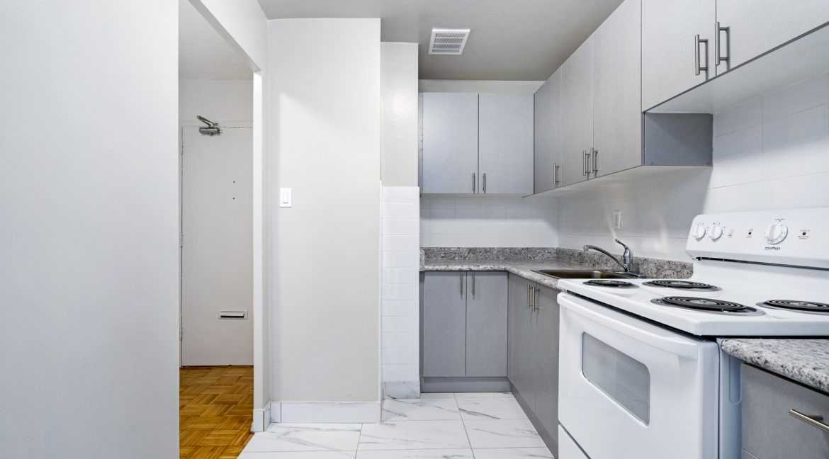 1219 Dundas Street West - Photo 3 of 34