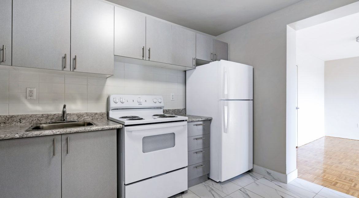 1219 Dundas Street West - Photo 4 of 34