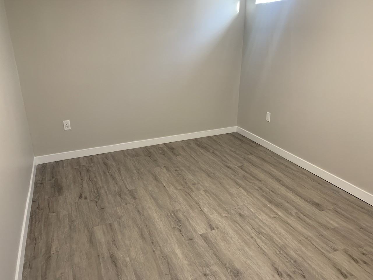 168 Hildred St - Photo 7 of 13