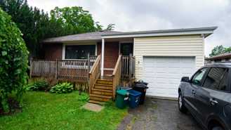 3 Glengarry Road Lower Unit - Photo 1 of 1