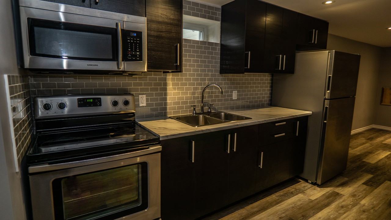 3 Glengarry Road Lower Unit - Photo 6 of 14