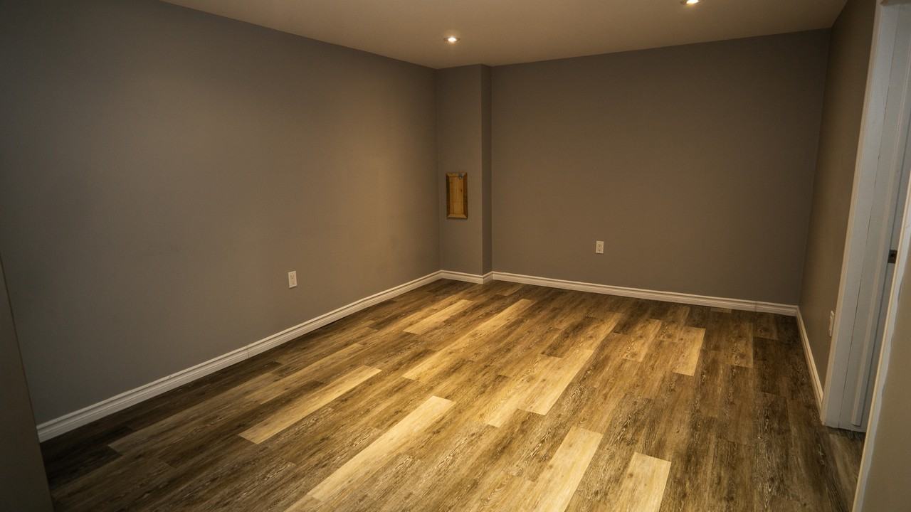 3 Glengarry Road Lower Unit - Photo 7 of 14