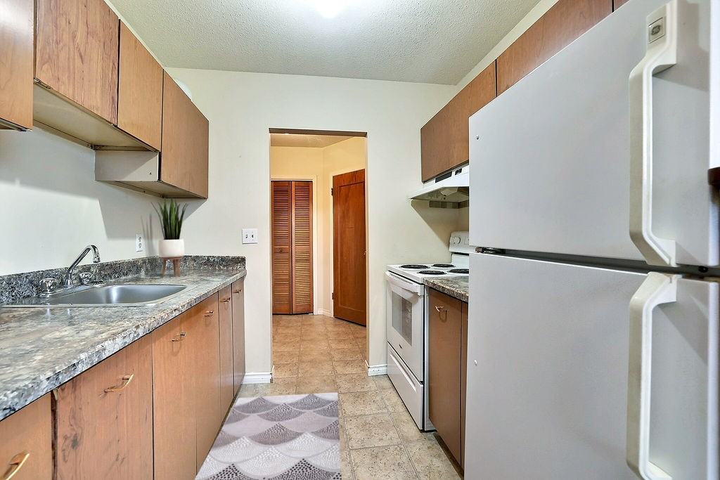 307 Broad St N - Photo 3 of 7