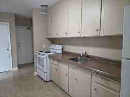 featured image of 316 Peter St N