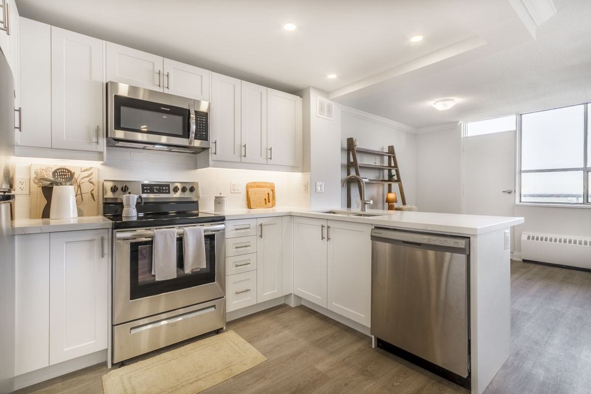 633 Northcliffe Blvd - Photo 4 of 13