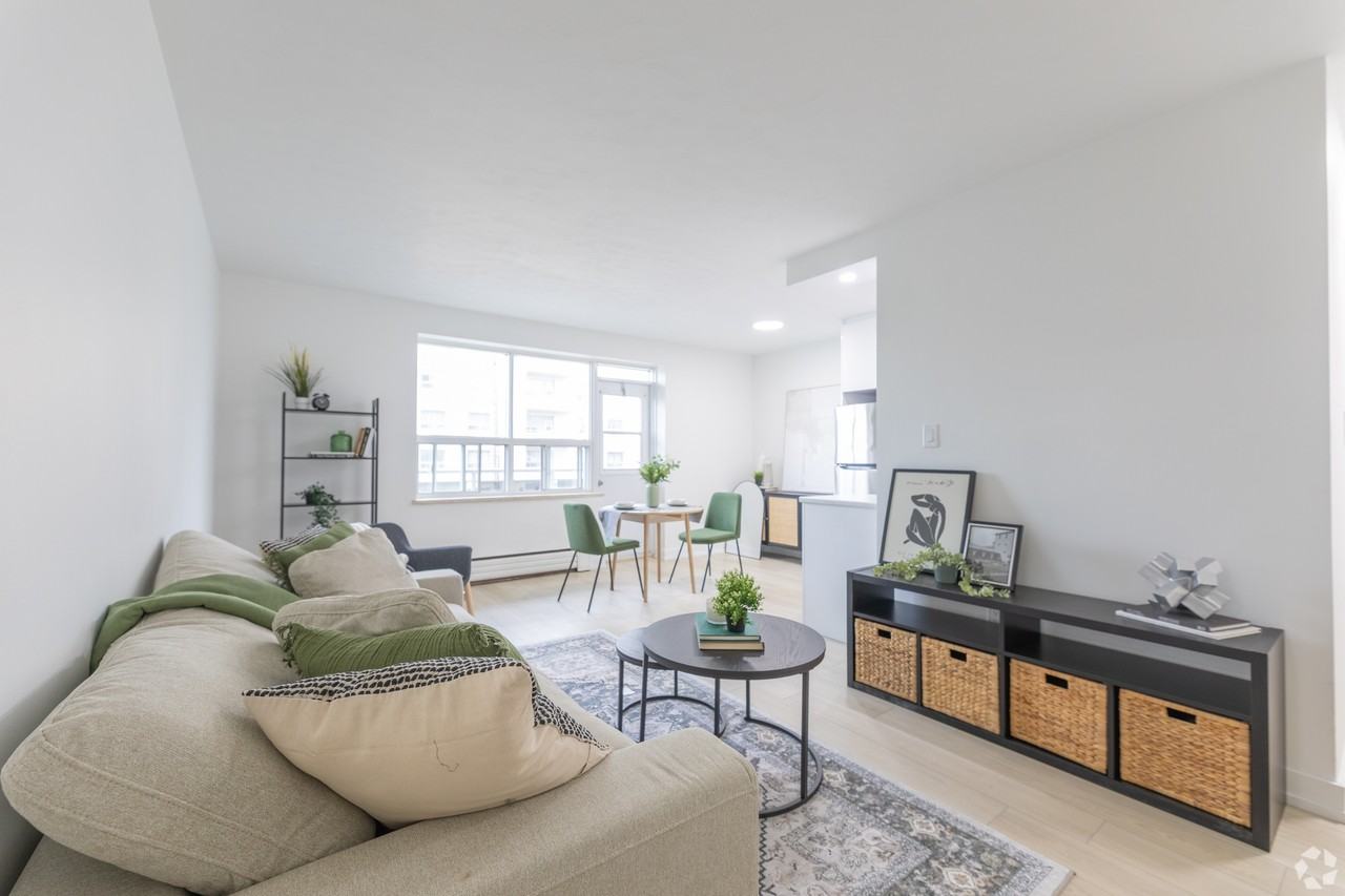 1170 Fennel Avenue East - Photo 2 of 13