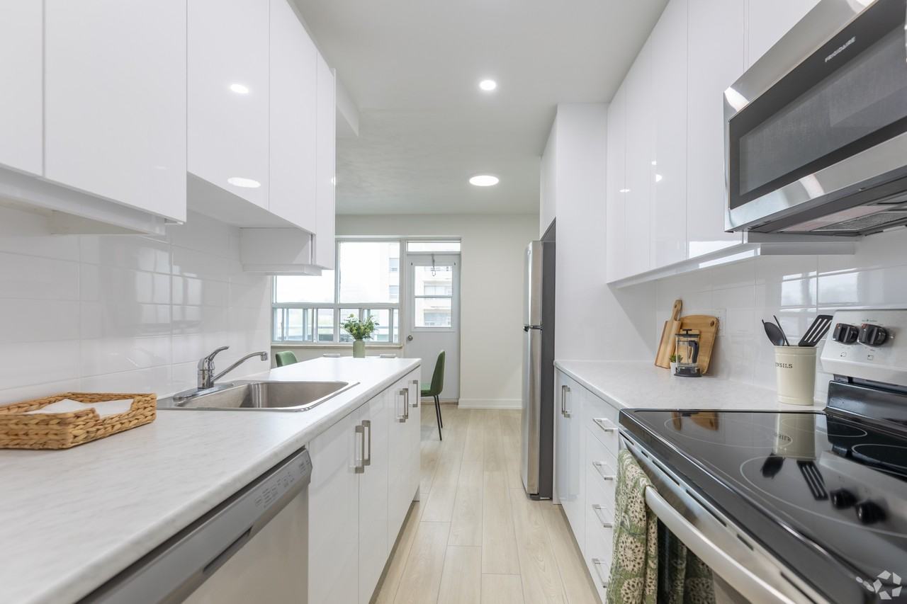 1170 Fennel Avenue East - Photo 4 of 13