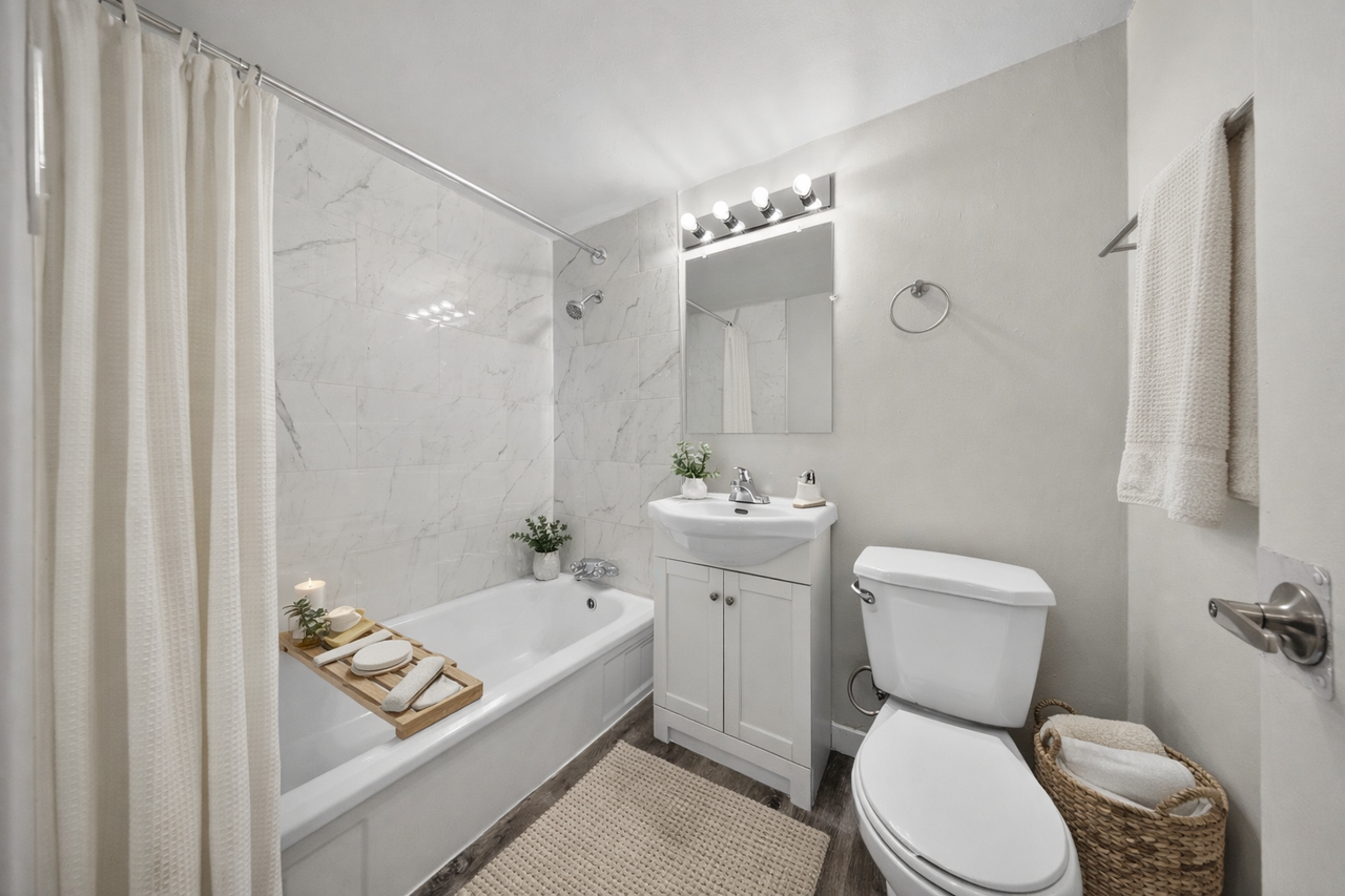 Creekside Apartments - Photo 4 of 16