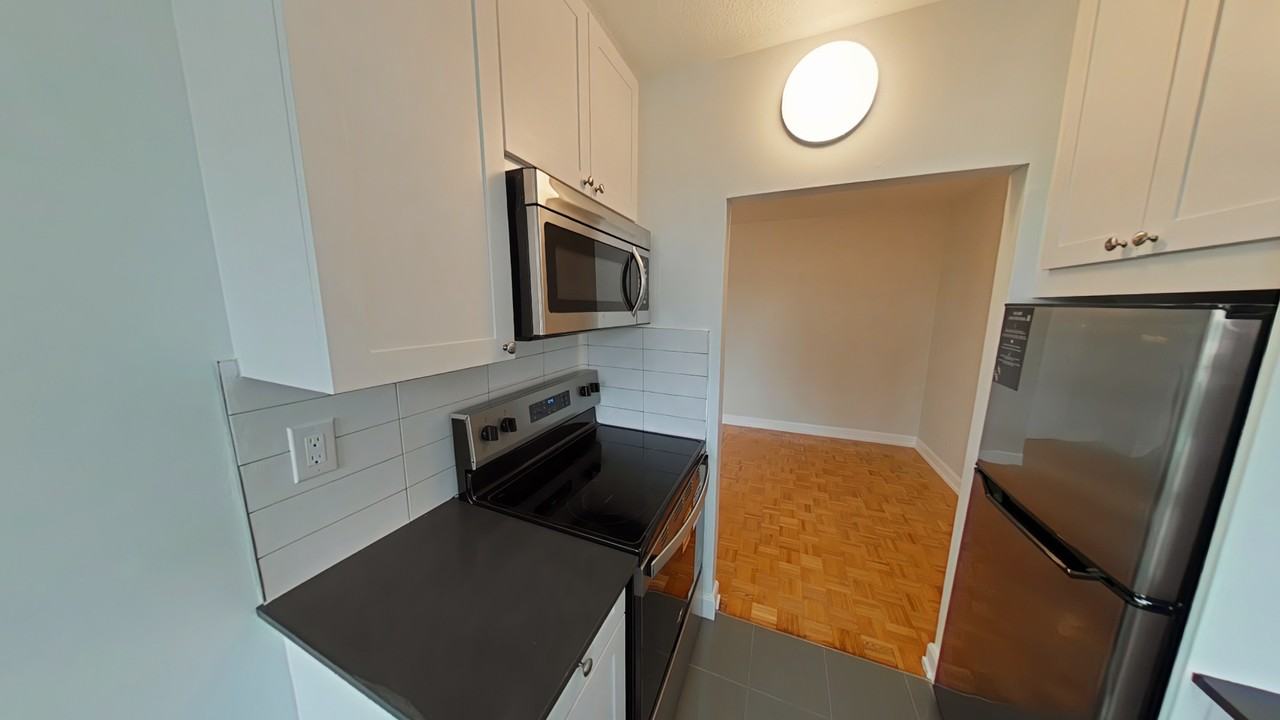 36 Thorncliffe Park Drive - Photo 4 of 19