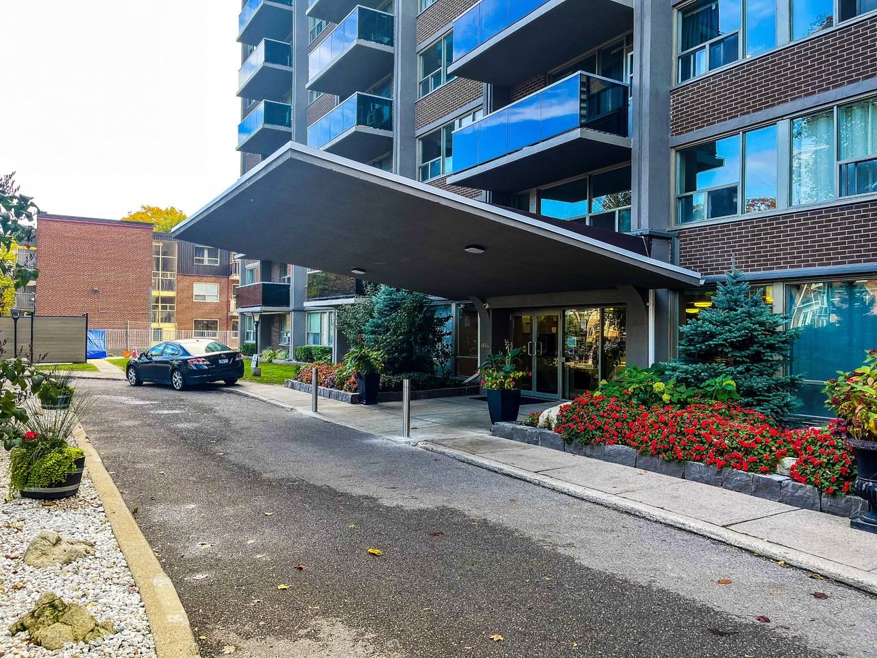 345 Merton Street - Photo 3 of 28