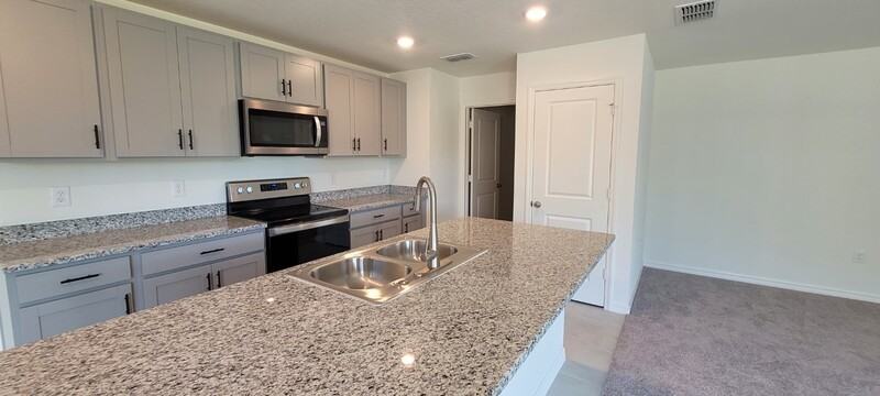 1195 Papaya Cir - Photo 2 of 13