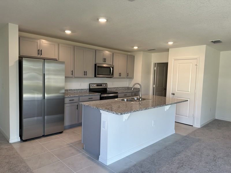 1195 Papaya Cir - Photo 3 of 13