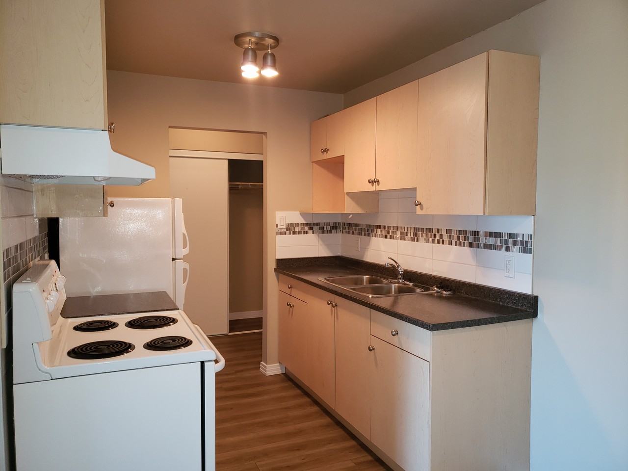 Barton Place - Photo 4 of 13