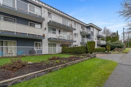 Oxford Manor Apartments - Photo 3 of 16