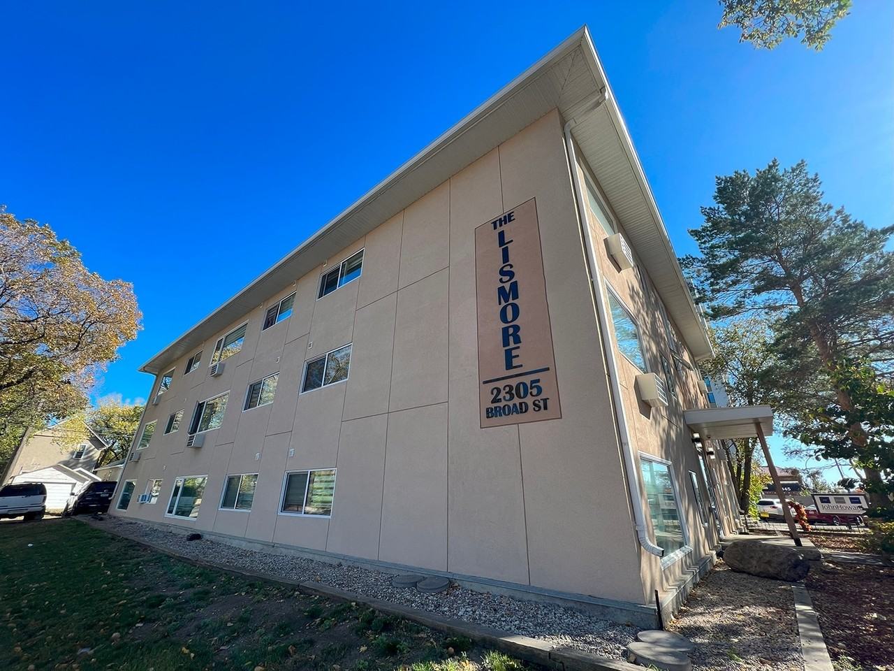 The Lismore - 2305 Broad St - Photo 6 of 16