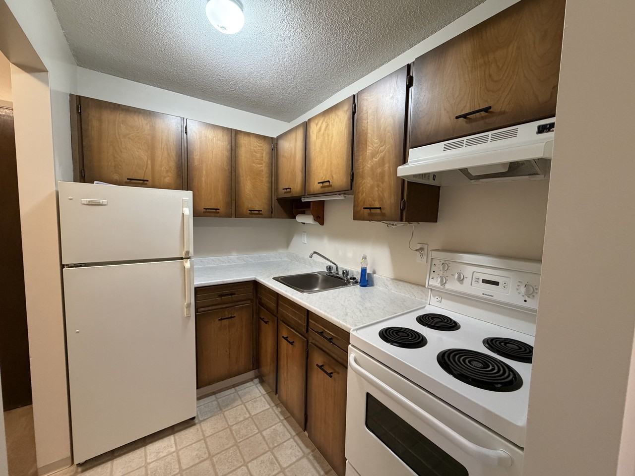 615 Colborne - Photo 3 of 14