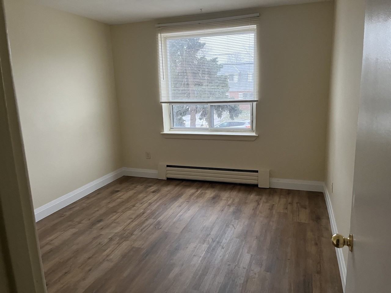 365 Melvin Avenue - Photo 3 of 10