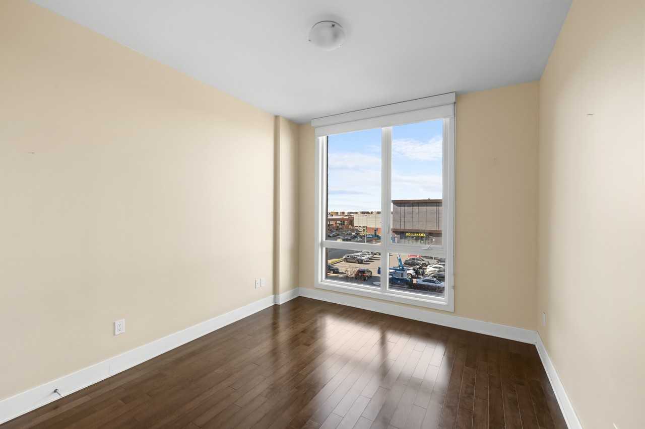 775 Av. Plymouth, apt. 306 - Photo 5 of 16