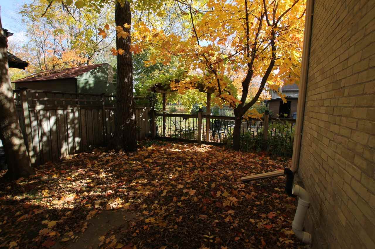 B-75 Edinburgh Road Guelph - Photo 2 of 6