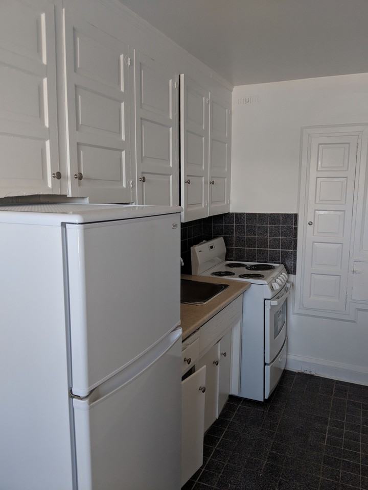 172 Vaughan Road - Photo 6 of 10