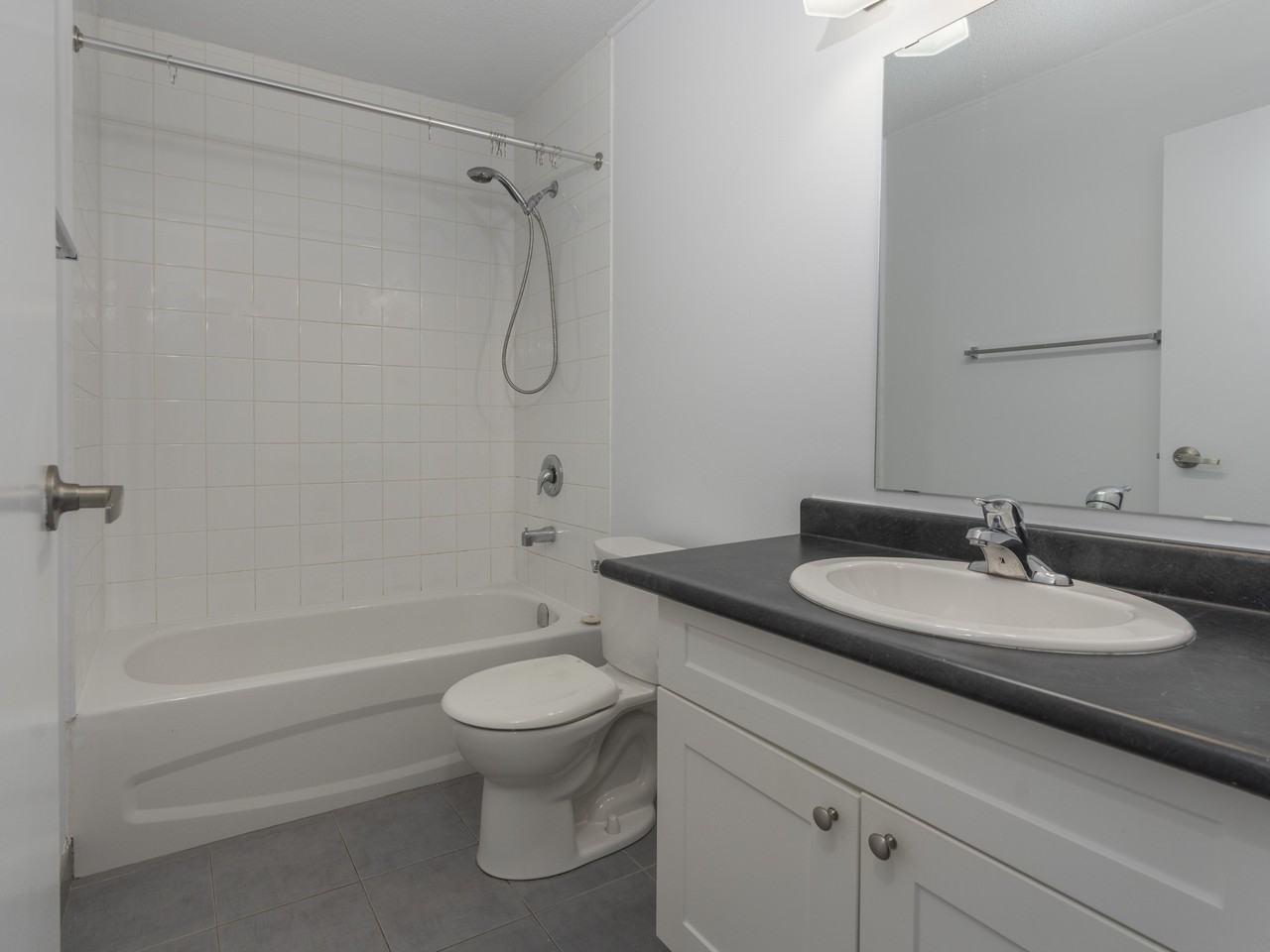 Hunters Bay Apartments - Photo 6 of 7