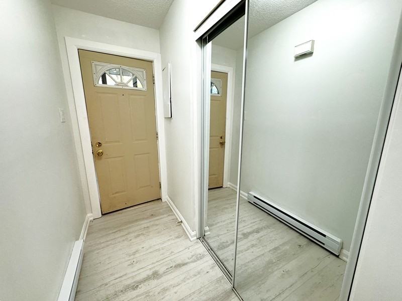 8-20 Evergreen Crt. - Photo 2 of 33