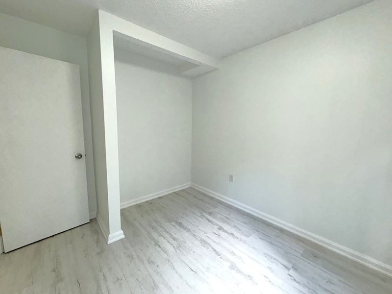 8-20 Evergreen Crt. - Photo 7 of 33