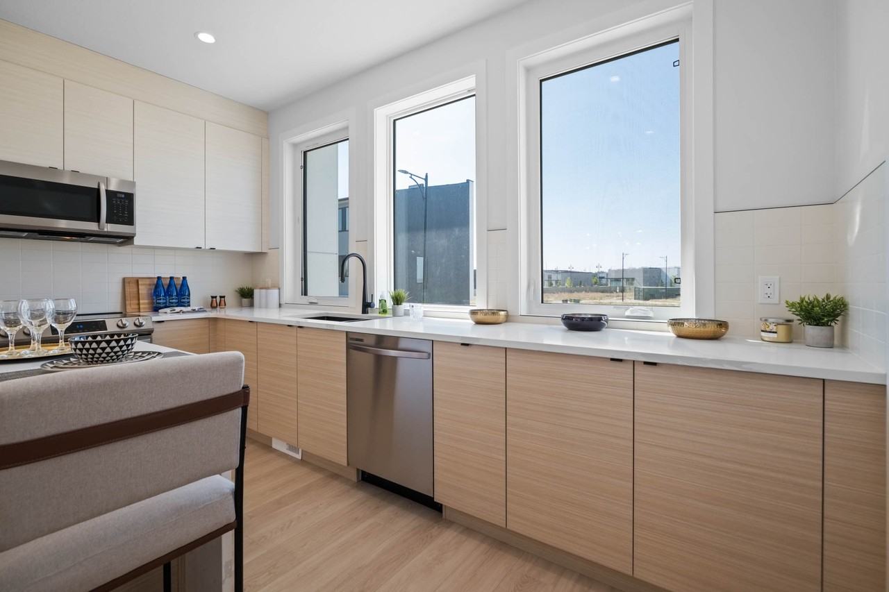 Eve at Erin Ridge - Photo 6 of 50