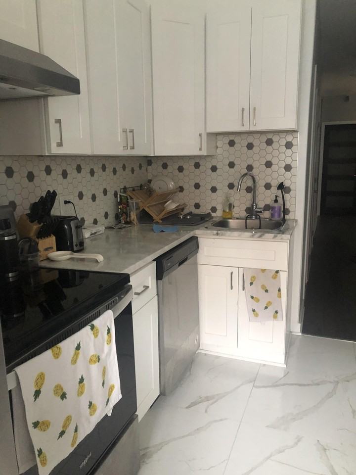 433 4e Avenue - Photo 2 of 23