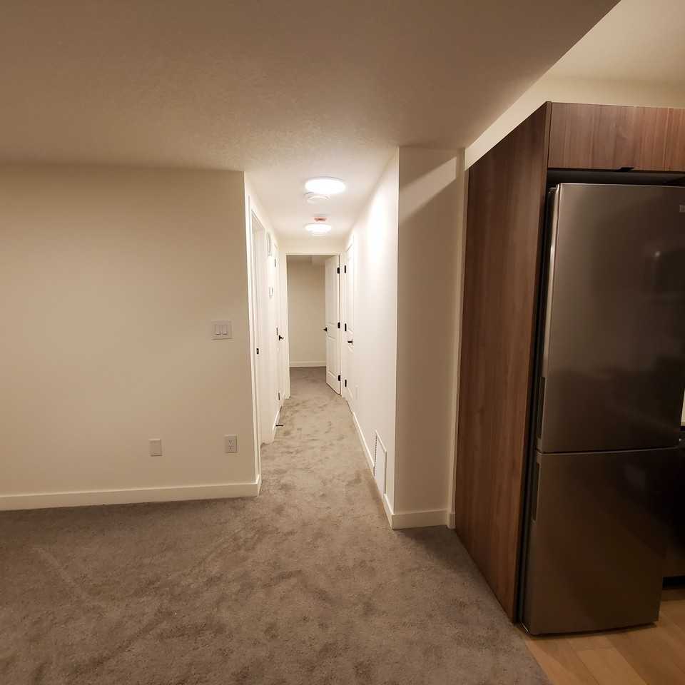 7424 95 ST Basement Suite - Photo 5 of 14