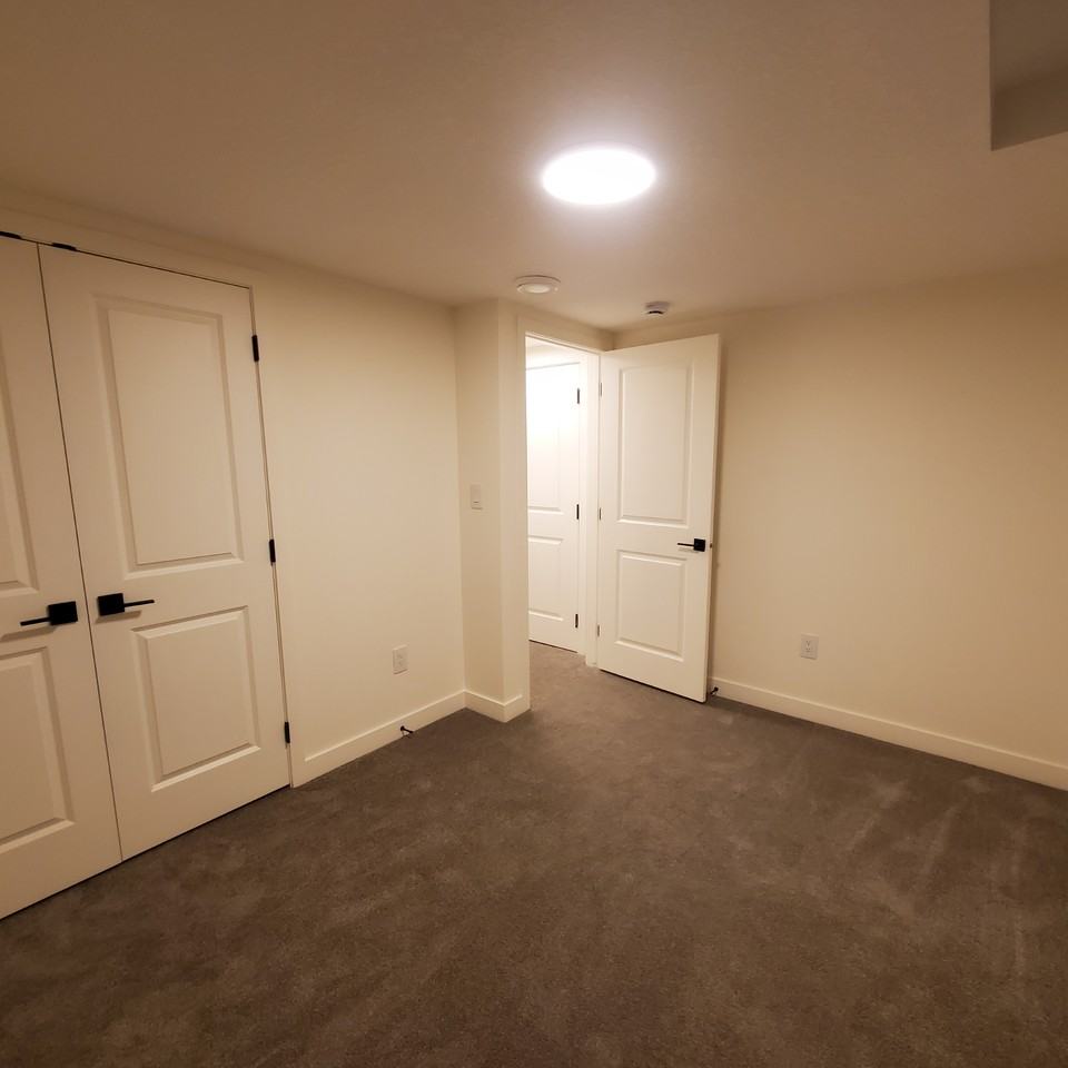 7426 95 St NW Basement Suite - Photo 4 of 12